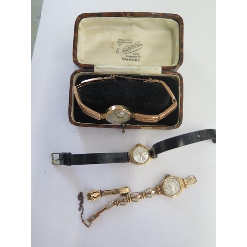 286 - Two 9ct yellow gold manual wind ladies bracelet wristwatches - both running, one strap broken - appr... 