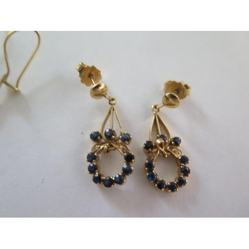 71 - A pair of 18ct drop earrings, approx 5 grams, 2 pairs of 9ct earrings (one broken) and a pendant app... 