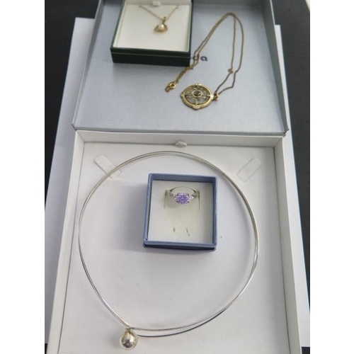 63 - A 925 silver choker and a silver dress ring, size R, and a 9ct yellow gold pendant on a gilt chain a... 