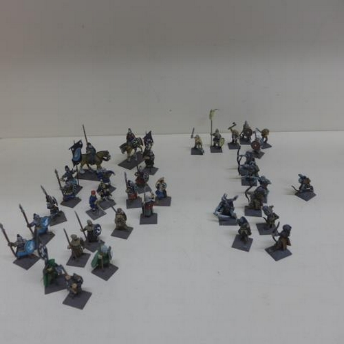 A collection of 299 Lord of the Rings/Fantasy/Wargaming metal/plastic figures - 173 Gondor Provinces, 63 Uruk Archers and 61 Woodmen