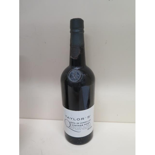 393 - A 75cl bottle of Taylor's Quinta de Vargellas 1986 Vintage Port - seal good