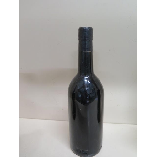 395 - A 75cl bottle of Gould Campbell 1977 Vintage Port