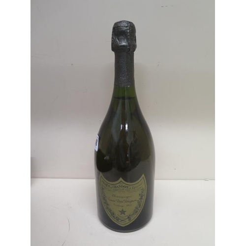 398 - A bottle of vintage 1971 Moet et Chandon Cuvee Dom Perignon Champagne - level and seal good