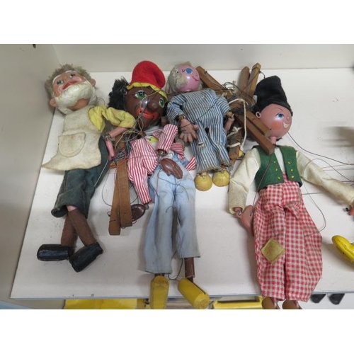 406 - A collection of 20 Pelham Puppets with 12 boxes and a 2000 Thunderbids figure - all puppets are tang... 