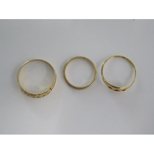 7 - Two 18ct yellow gold rings - one missing stone, sizes S/T - total weight approx 3.8 grams - some wea... 