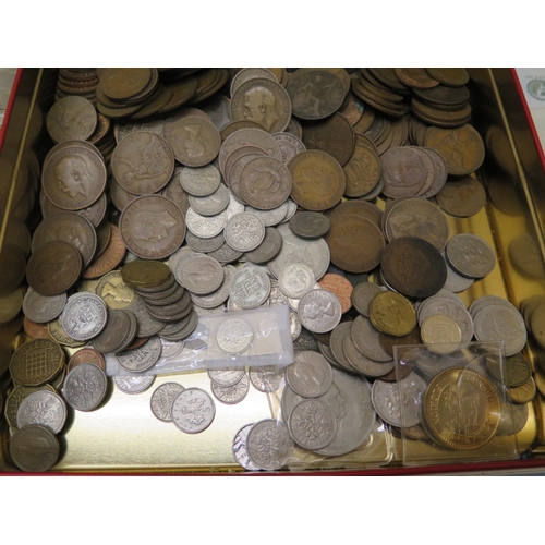 207 - A collection of assorted coinage and bank notes including seven proof sets