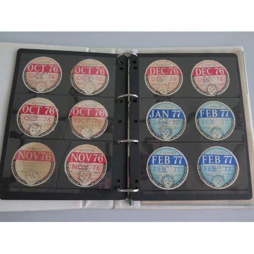 310 - A good collection of British Vehicle tax discs including 25 dating from 1924 to 1937 and 176 dating ... 