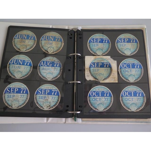 310 - A good collection of British Vehicle tax discs including 25 dating from 1924 to 1937 and 176 dating ... 