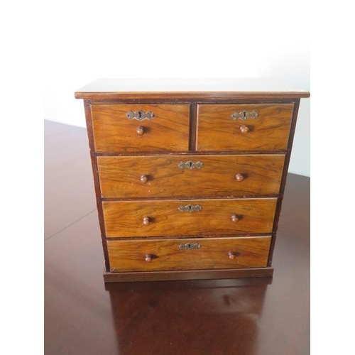 613 - A small sample/apprentice/collectors walnut five drawer chest of drawers - Height 48cm x 46cm x 23cm