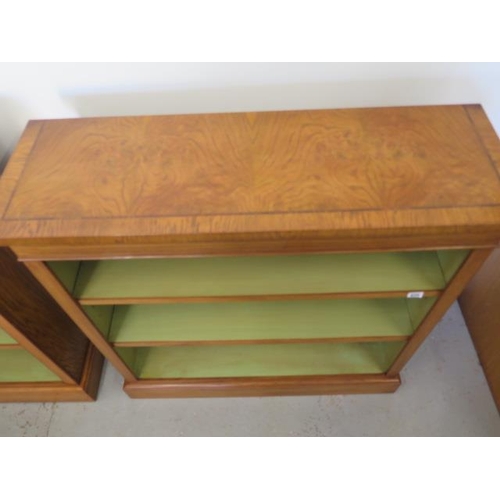 610 - A pair of burr oak open bookcases with adjustable shelves and painted interior - made by a local cra... 