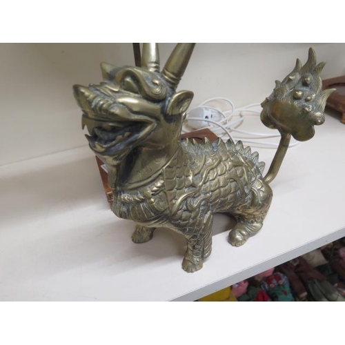 612 - A table lamp in the form of a dragon