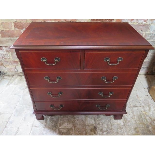 619 - A modern five drawer chest of drawers - Width 76cm x Height 70cm x Depth 43cm