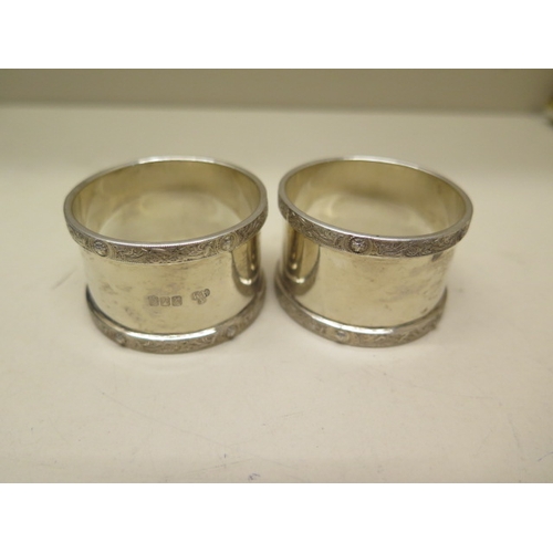 155 - Two silver napkin rings Dublin hallmark - approx weight 2.4 troy oz - no engraving, good condition