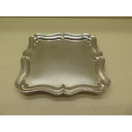 171 - A rectangular silver salver London 1908 - approx weight 9 troy oz - Width 18cm - no engraving, good ... 