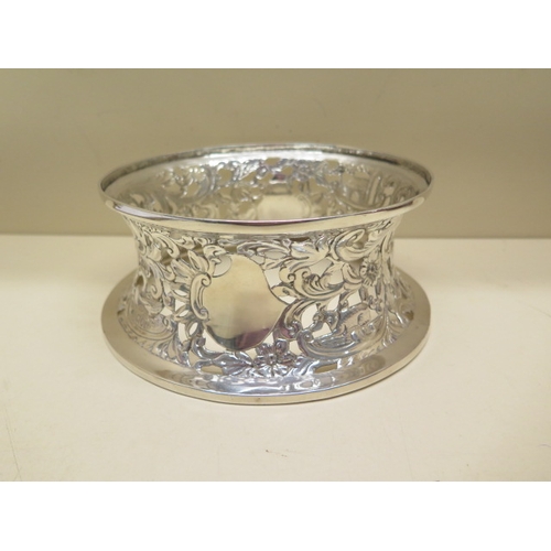 176 - A silver dish ring London 1902 - approx weight 10 troy oz - Height 7.5cm x Diameter 19cm - no engrav... 