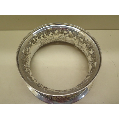 176 - A silver dish ring London 1902 - approx weight 10 troy oz - Height 7.5cm x Diameter 19cm - no engrav... 