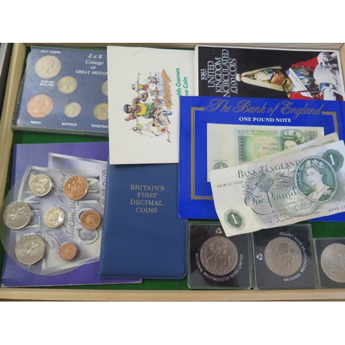 230 - A collection of mainly British coins including approx 19 troy oz of half silver pre 1947 coins