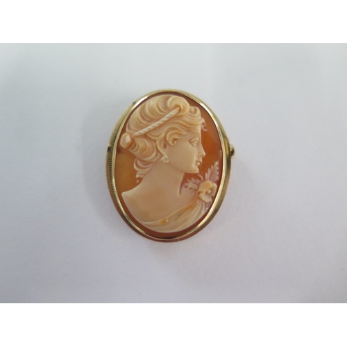 38 - A 14ct yellow gold cameo brooch - Height 3.5cm - approx weight 4.4 grams - some bending to mount