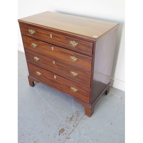 583 - A Georgian mahogany chest of drawers with four graduating drawers on bracket feet - Height 82cm x 88... 