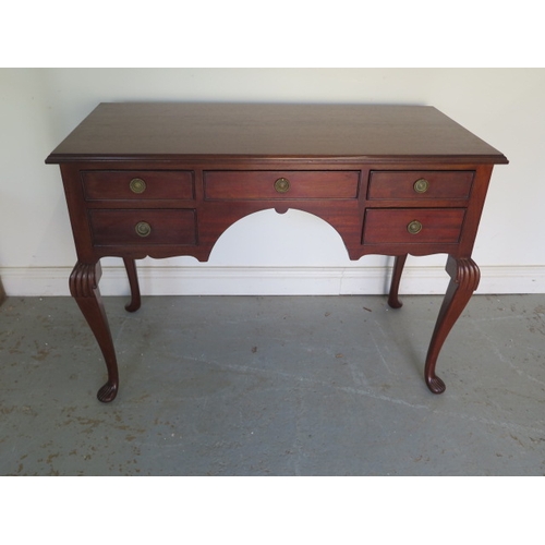 643 - A circa 1920's mahogany five drawer desk/side table on cabriole legs - Height 76cm x 106cm x 50cm - ... 