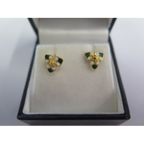 85 - A pair of 22ct gold enamel earrings with screw backs - Width 9mm - approx weight 1.3 grams