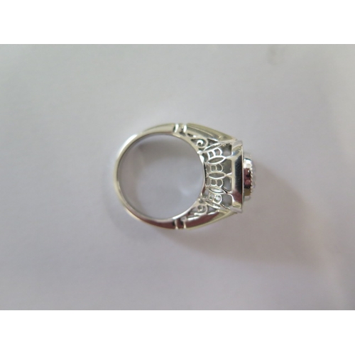 89 - A 14ct 585 white gold dress ring size N - approx weight 8 grams - good condition