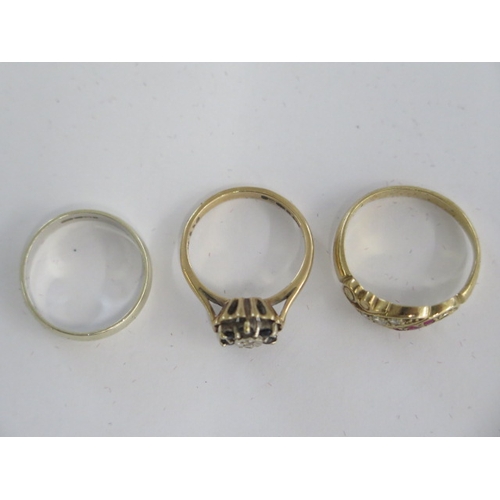 78 - Two 9ct yellow gold rings and a 9ct white gold band ring sizes K,L,N - approx weight 8 grams - all g... 