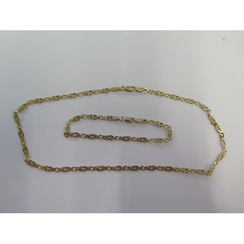 105 - A 9ct yellow gold 41cm chain and a matching 19cm bracelet - total weight approx 9.8 grams - clasps g... 