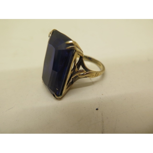 150 - A 9ct gold ladies ring size O with a large blue stone and good quality shank - approx weight 12 gram... 