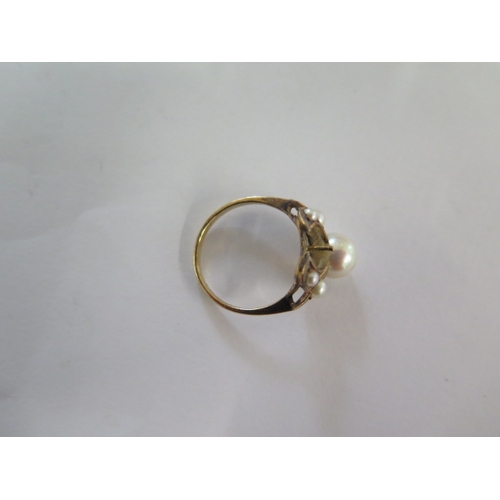 93 - An 18ct yellow gold pearl ring - missing a pearl - ring size M - approx weight 3.4 grams