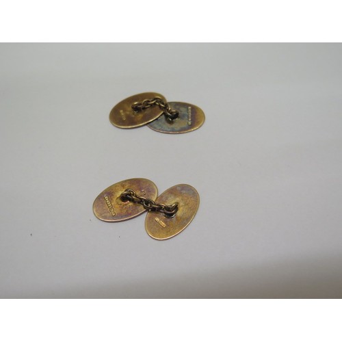 101 - A pair of 9ct yellow gold cufflinks - approx weight 6.6 grams