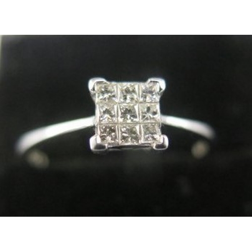 119 - A 9ct white gold Princess cut nine stone diamond ring - head size approx 6mm x 6mm - ring size appro... 