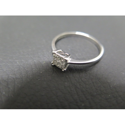 119 - A 9ct white gold Princess cut nine stone diamond ring - head size approx 6mm x 6mm - ring size appro... 