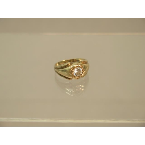 108 - A 9ct yellow gold (hallmarked) gents ring with CZ - ring size R - weight approx 4.7 grams