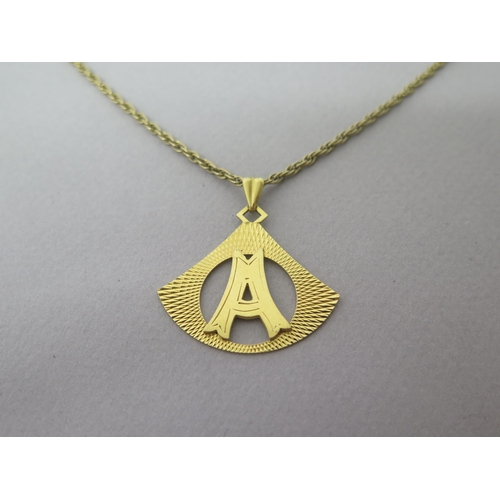 119 - A 9ct yellow gold (hallmarked) pendant on chain - pendant with letter A - approx 3.5cm - chain appro... 