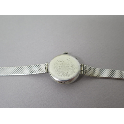 231A - A ladies Hydepark Watch Co 18ct white gold (hallmarked) cased bracelet watch - round case approx 23m... 