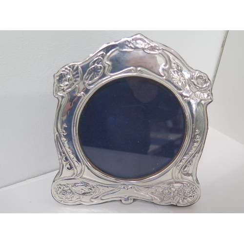 281A - A silver photo frame