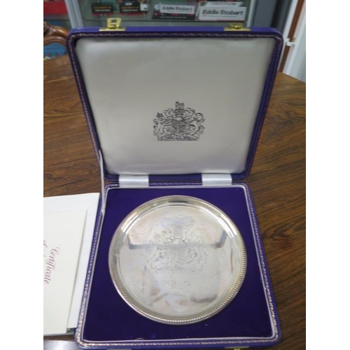 285A - A Queen Elizabeth II and Prince Phillip Duke of Edinburgh Silver Wedding Anniversary Commemorative s... 