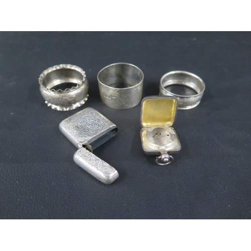 300 - An Edwardian silver Sovereign case, Birmingham 1908, plate and spring missing - approx 3cm x 3cm - w... 