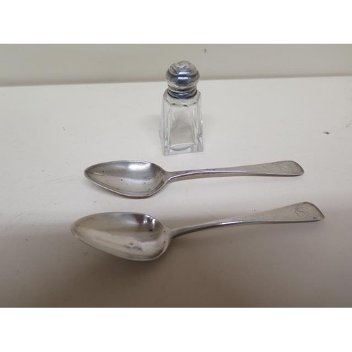 305 - A pair of George IV silver teaspoons, William Bateman, London 1822 - approx 13.5cm - weight approx 1... 