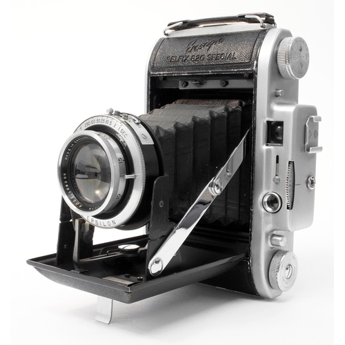 A Houghton Ensign Selfix 820 Special camera - Ross Xpress F3.8