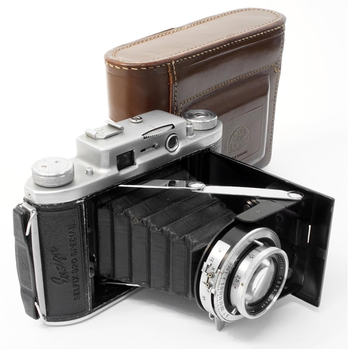 A Houghton Ensign Selfix 820 Special camera - Ross Xpress F3.8