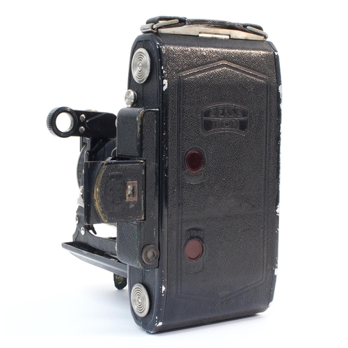 681 - A Zeiss Ikon 530/2 - Shutter Fault - as found