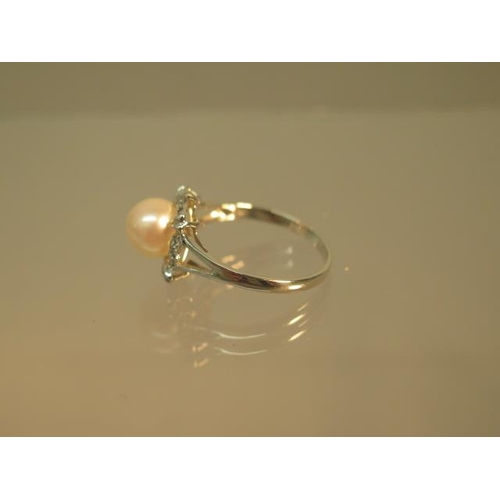 90 - An 18ct white gold (hallmarked) Akoya pearl ring size S - weight approx 3.6 grams