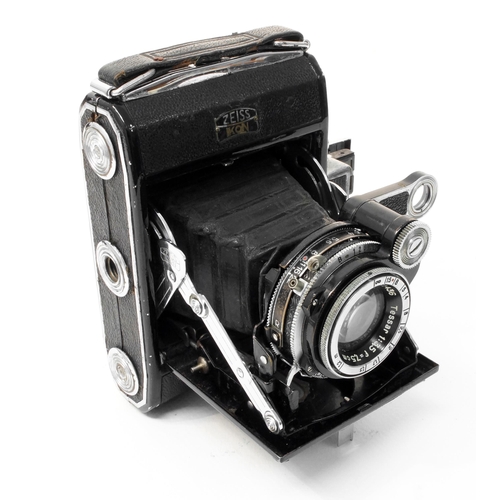 396 - A Zeiss Ikon Super Ikonta A(531) camera - Tessar F3.5/7.5cm - C:1937-50 - Shutter OK