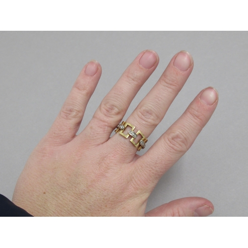 181 - An 18ct yellow gold (tested) and diamond chain link ring - ring size O/P - approx weight 6.6 grams