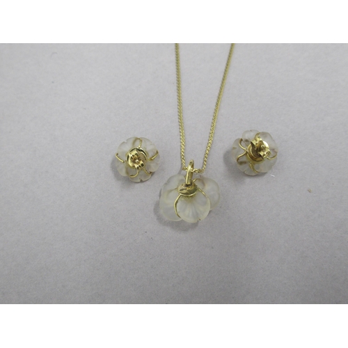 183 - An 18ct yellow gold (hallmarked) pendant on chain with ear studs - chain 50cm, pendant 1.5cm - appro... 