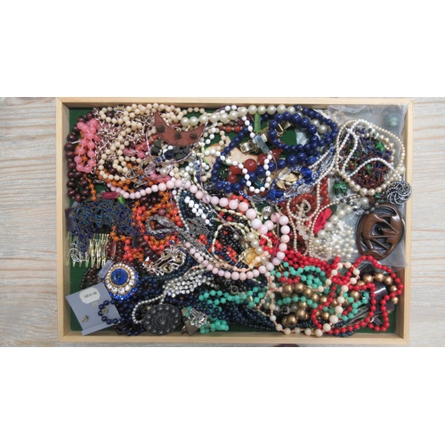 223 - A quantity of costume jewellery