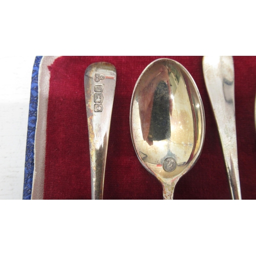 285 - A set of six silver teaspoons - Queen Elizabeth II Coronation - Harrods, Sheffield 1953 in original ... 