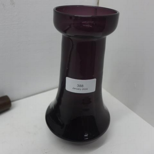 388 - A purple glass Hyacinthe vase - 17cm - good condition